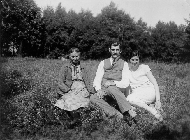 Ester och Oswald Andersson.jpg (251959 bytes)