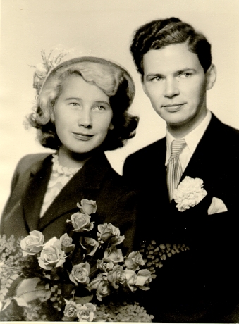 Doris Gunilla Lars Hansson.jpg (118563 bytes)