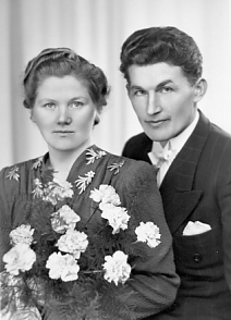 Helmer Betty Hampusson.jpg (47547 bytes)