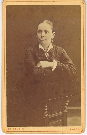 elenacarlin2.jpg (96089 bytes)